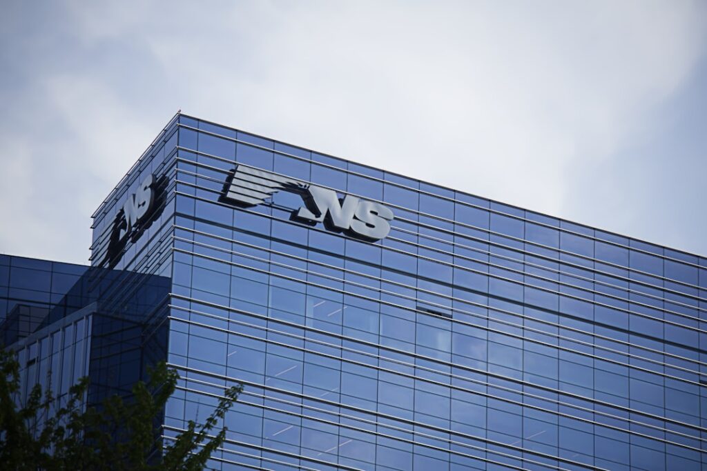 Which LLM Makes the Fewest Factual Errors: Benchmark Study of Claude, GPT-4, and Gemini LLM factual accuracy — photo by Jacob McGowin on Unsplash